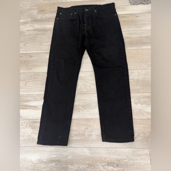 Levi's Men’s Black 502 Straight Jeans with Red Tab - Picture 2 of 5